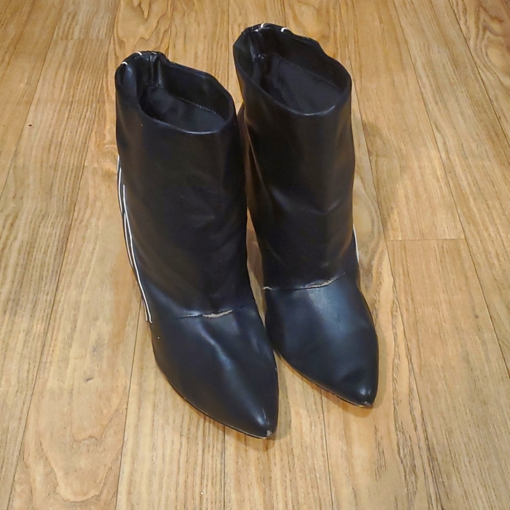 Beau+Ashe Black Booties w/stripes Size 11 - Picture 2 of 6